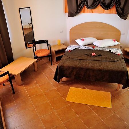 Hotel Hr Costa Rei มูราเวรา ภายนอก รูปภาพ