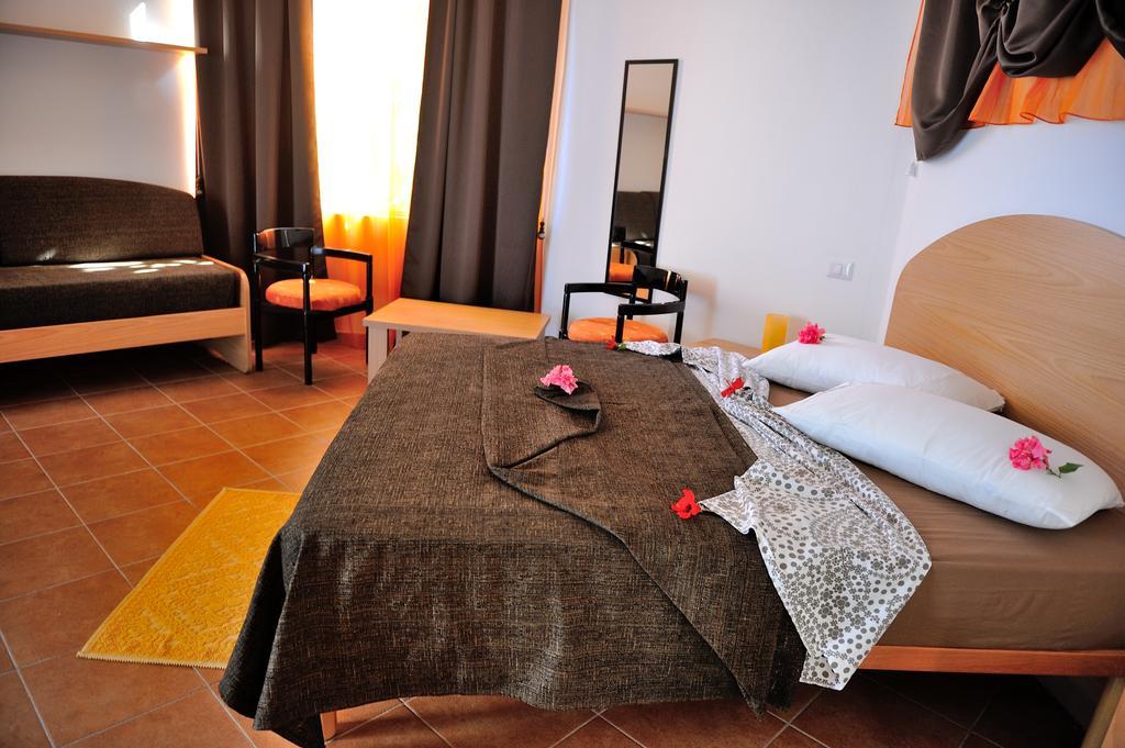 Hotel Hr Costa Rei มูราเวรา ภายนอก รูปภาพ