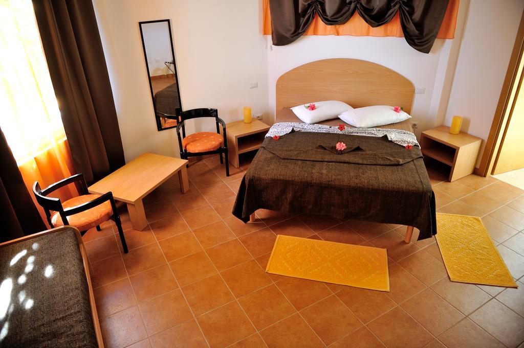 Hotel Hr Costa Rei มูราเวรา ภายนอก รูปภาพ